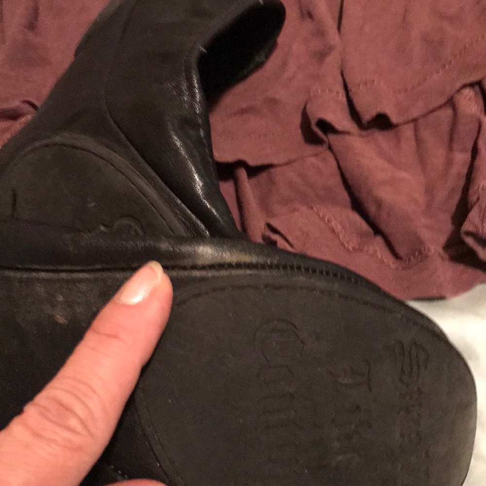 Shoes - Picture 6 of 8